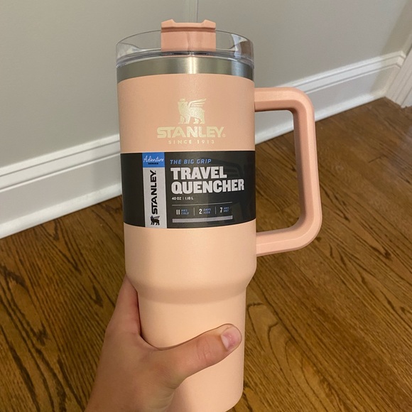 Stanley 40oz Quencher - Picture 3 of 3